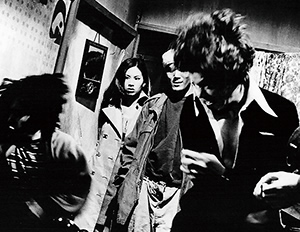 『０課の女 赤い手錠(ワッパ)』写真