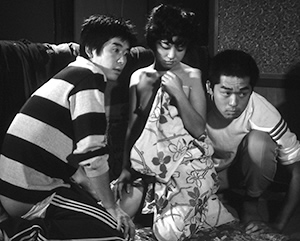 『歓びの喘ぎ 処女を襲う』写真