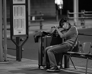 『夜明けまでバス停で』写真