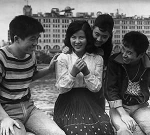 『ひとりぼっちの二人だが』写真